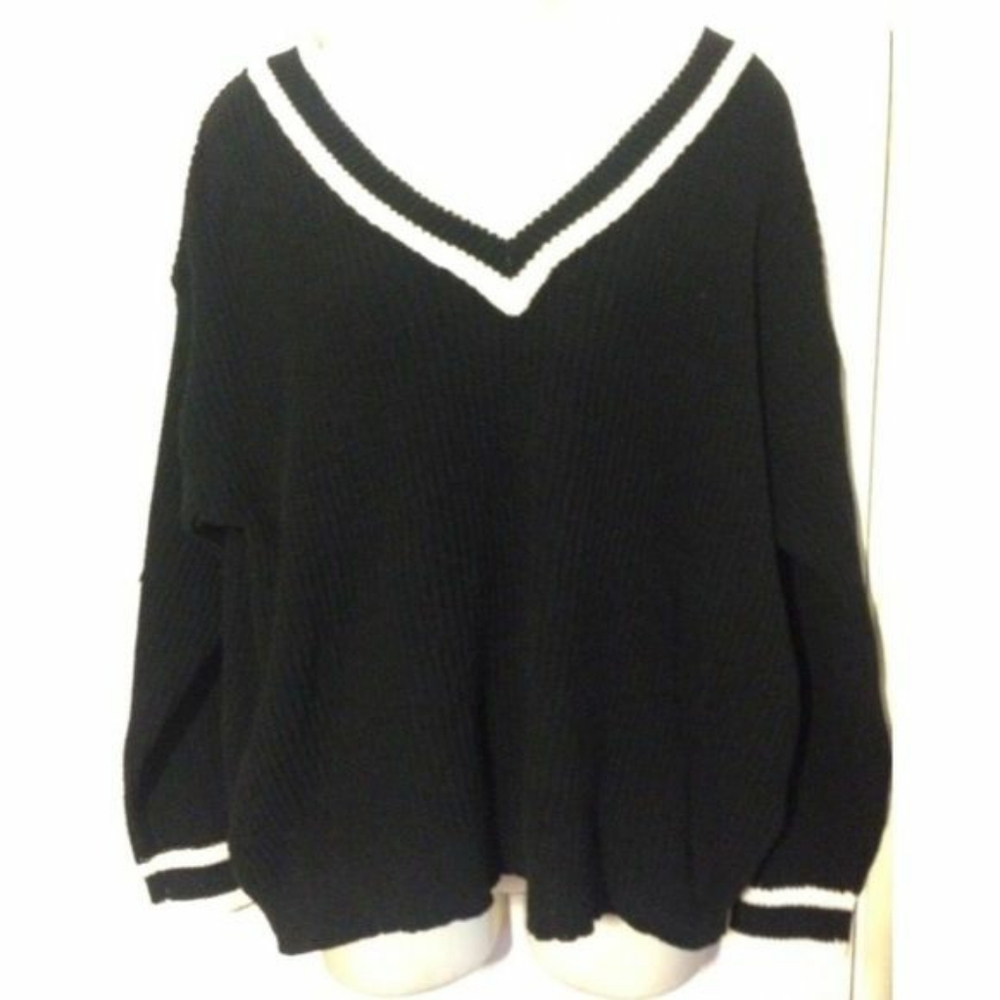 Crop Knit Sweater. deb. Small.